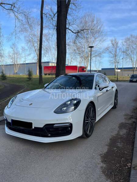 Porsche Panamera 4S