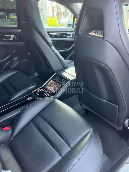 Porsche Panamera 4S
