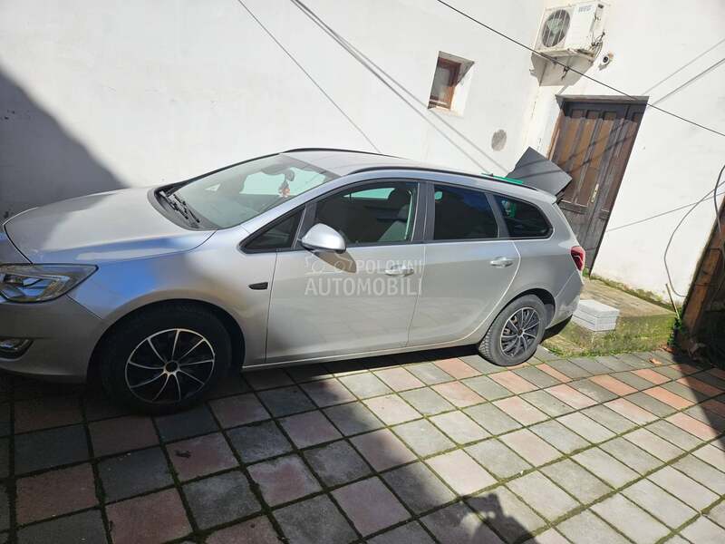 Opel Astra J 1.4T