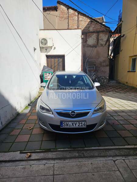 Opel Astra J 1.4T