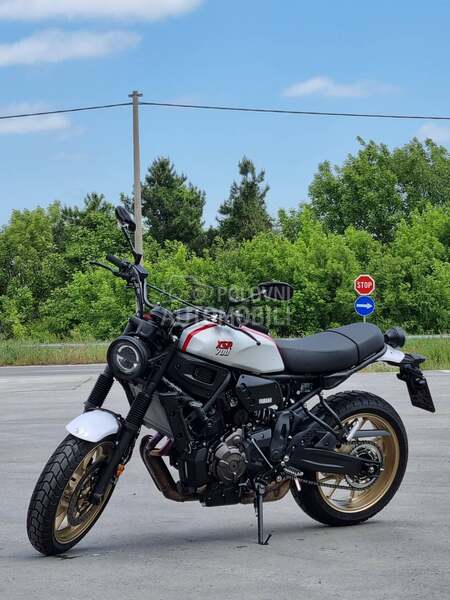Yamaha XSR 700 XTribute
