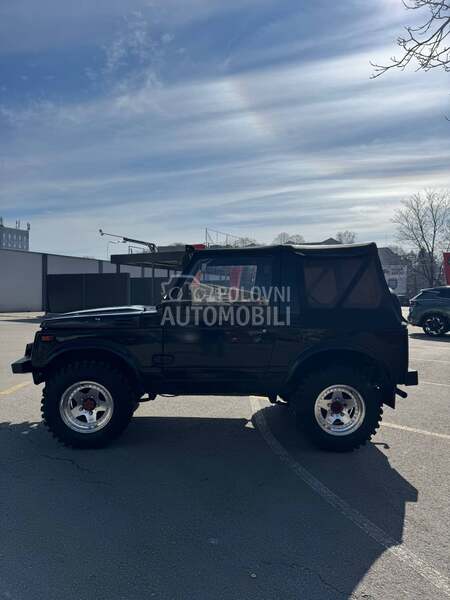 Suzuki SJ Samurai 