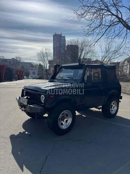Suzuki SJ Samurai 