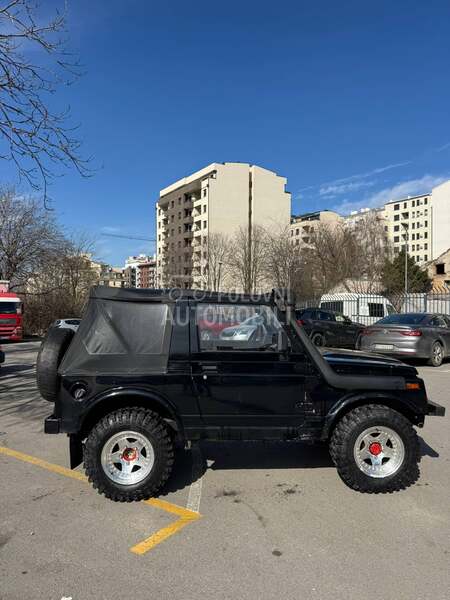 Suzuki SJ Samurai 