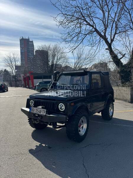 Suzuki SJ Samurai 