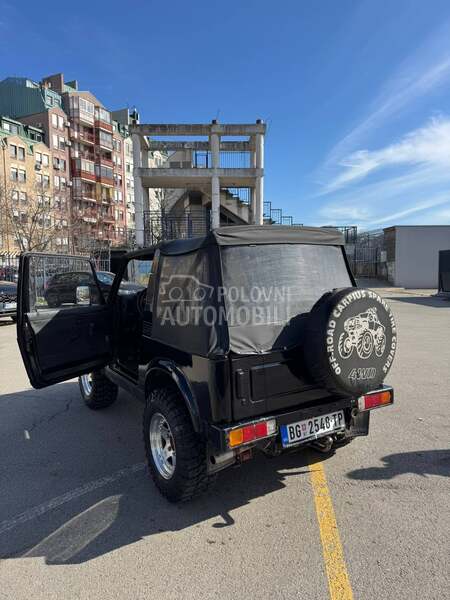 Suzuki SJ Samurai 