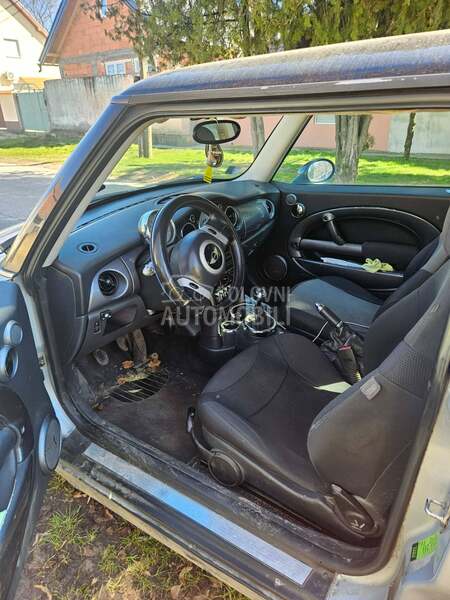 MINI Cooper 1.6