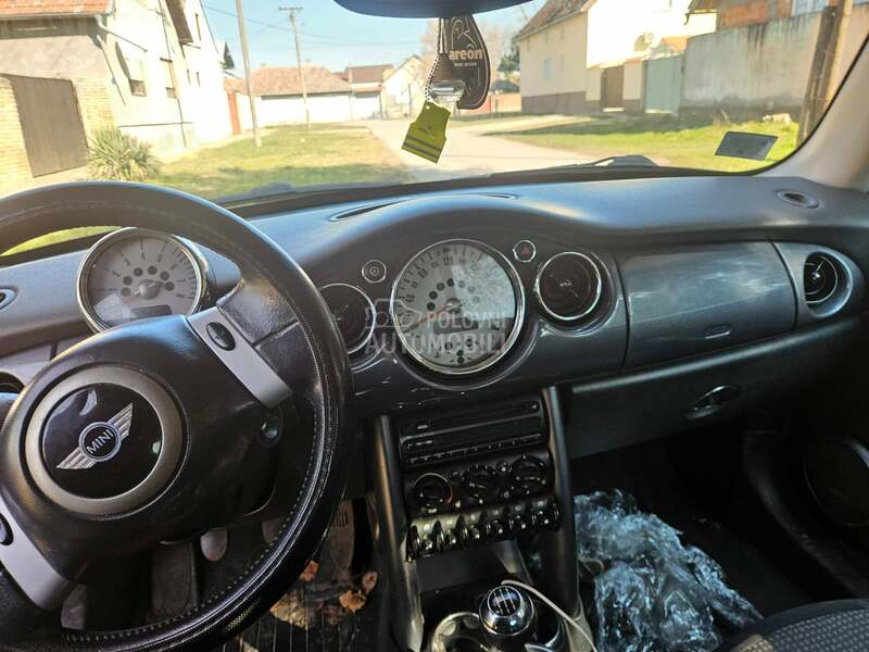 MINI Cooper 1.6