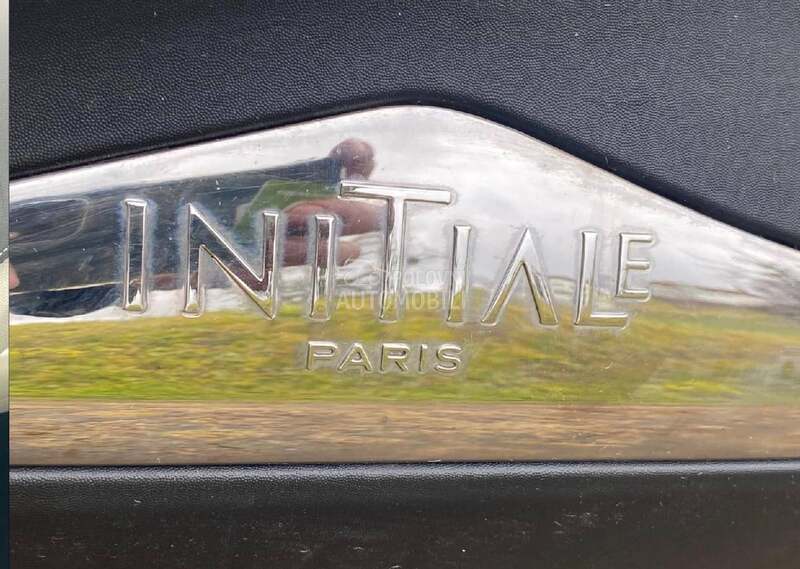 Renault Captur INITIALE PARIS