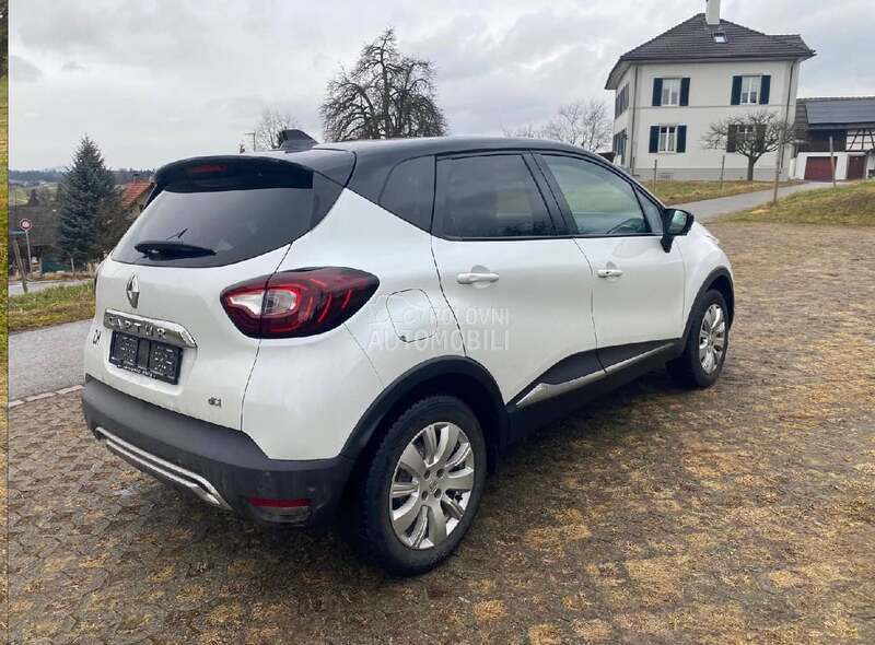 Renault Captur INITIALE PARIS