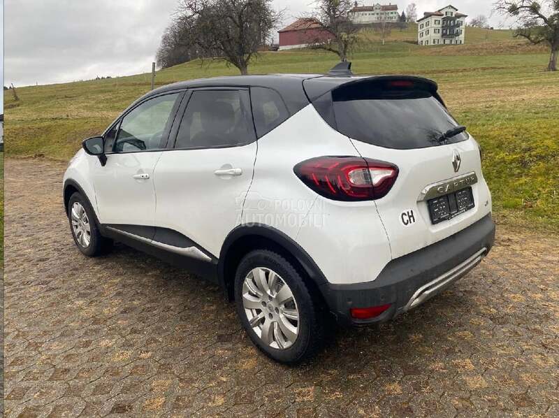 Renault Captur INITIALE PARIS