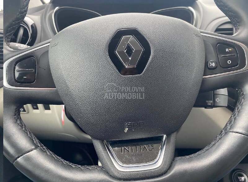 Renault Captur INITIALE PARIS