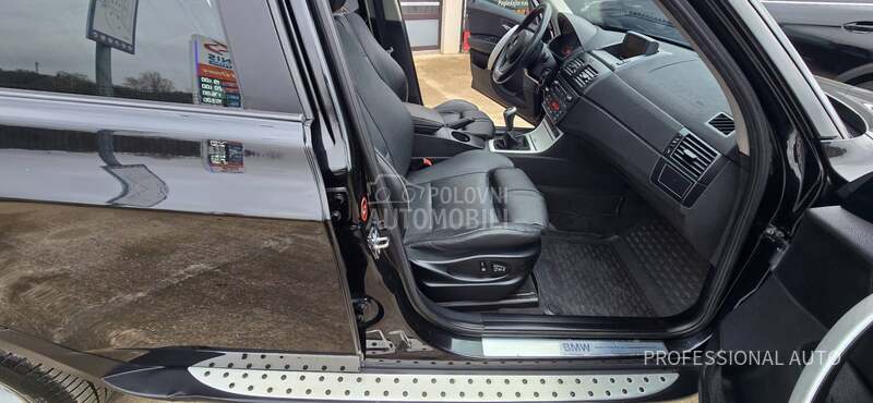 BMW X3 2.0d/4x4/Pano/Nav