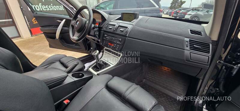 BMW X3 2.0d/4x4/Pano/Nav