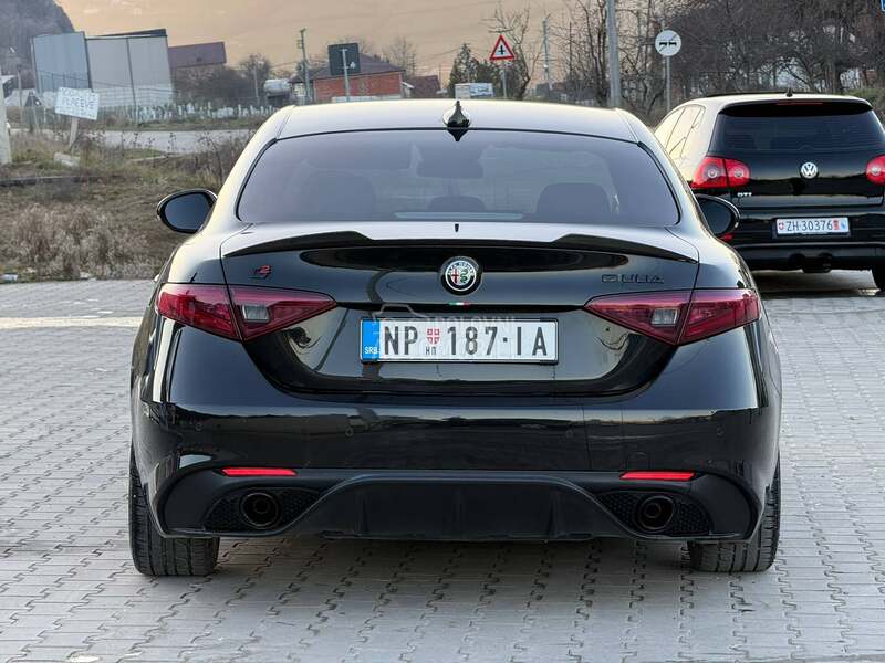Alfa Romeo Giulia Q2