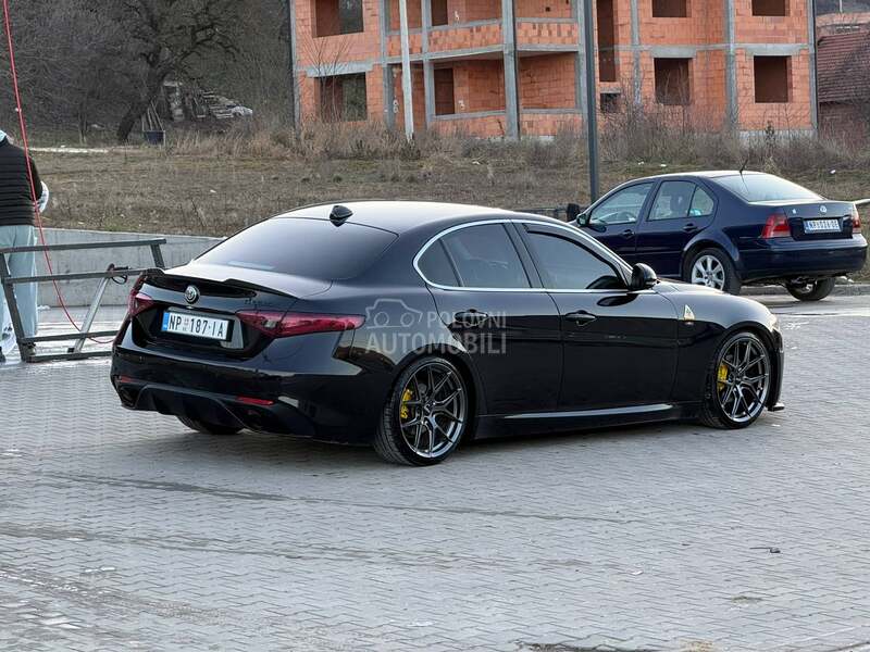 Alfa Romeo Giulia Q2