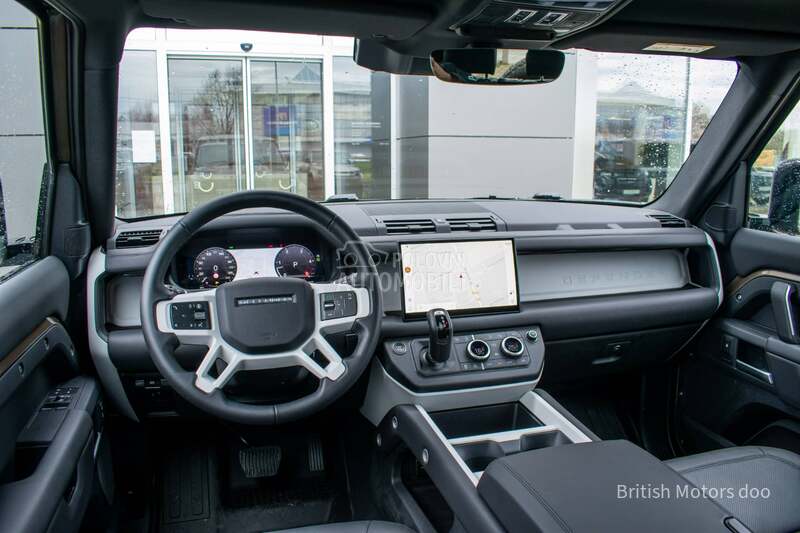 Land Rover Defender 