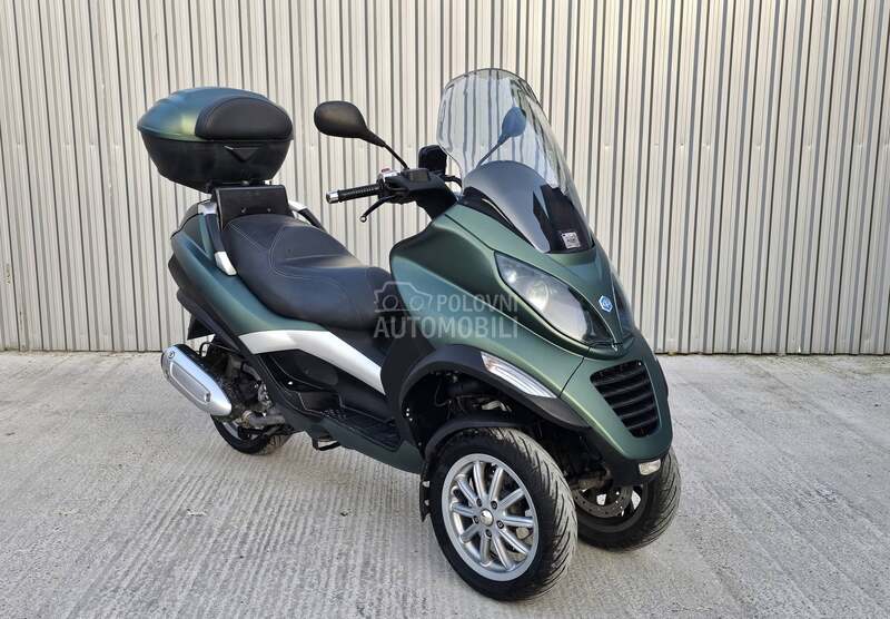 Piaggio MP3 B KATEGORIJA