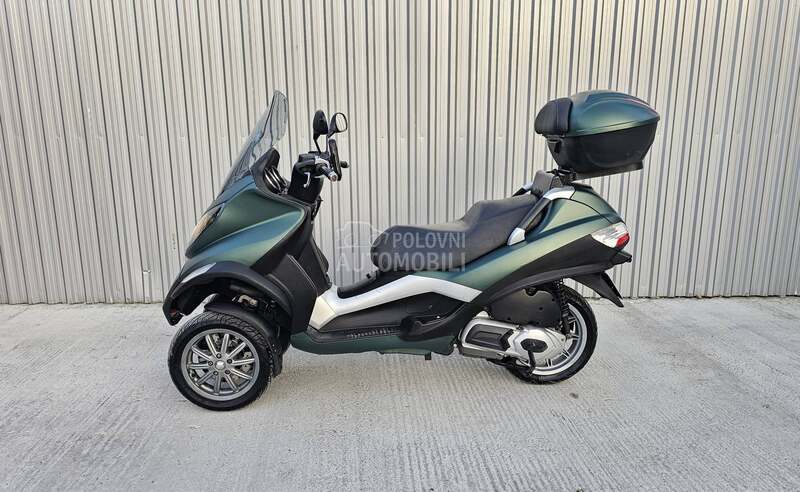 Piaggio MP3 B KATEGORIJA