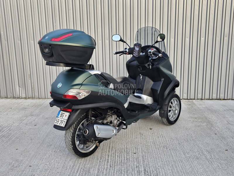 Piaggio MP3 B KATEGORIJA