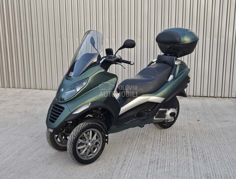 Piaggio MP3 B KATEGORIJA