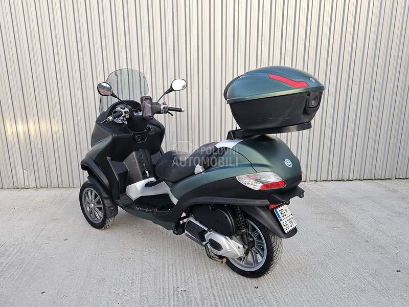 Piaggio MP3 B KATEGORIJA