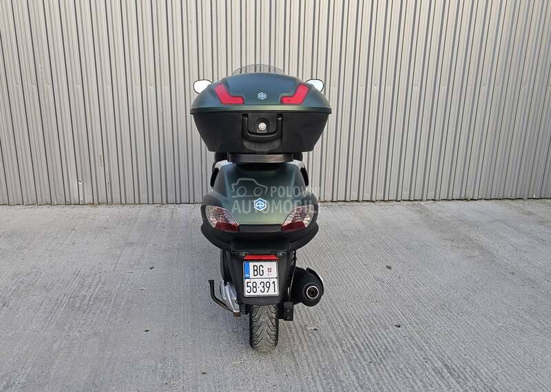 Piaggio MP3 B KATEGORIJA