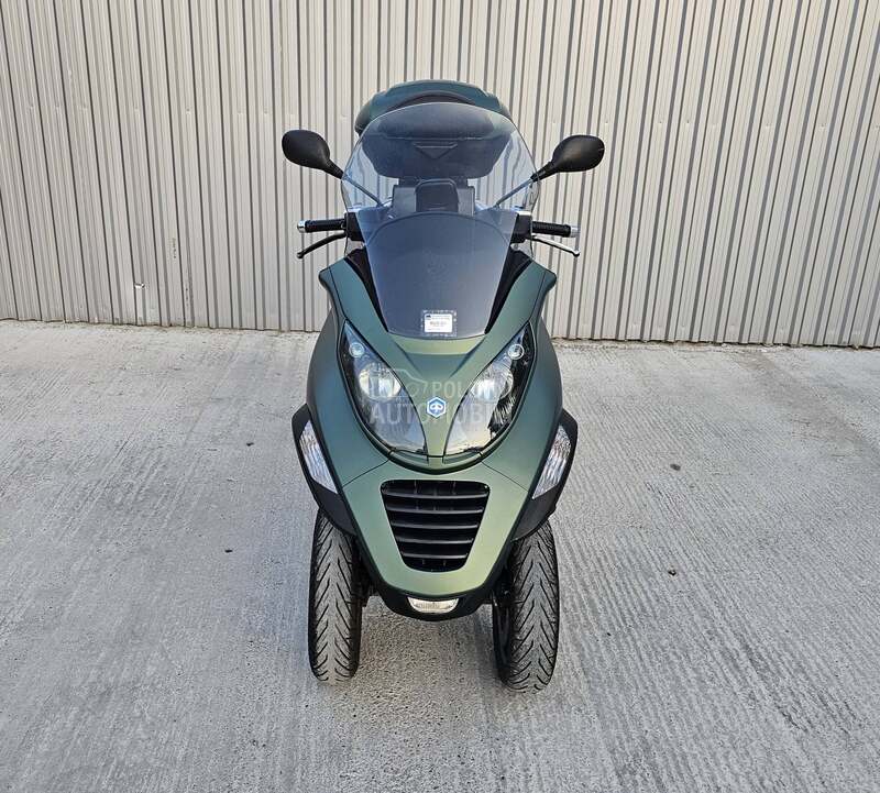 Piaggio MP3 B KATEGORIJA