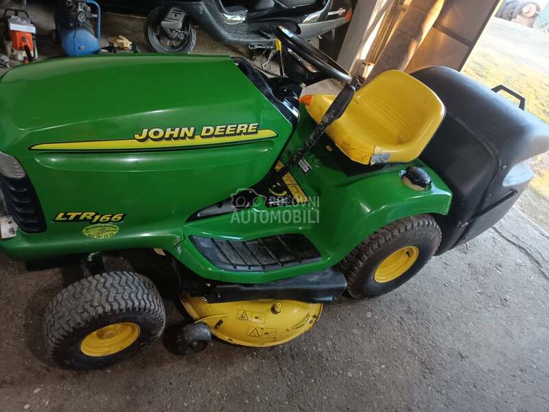 John Deere LRT 166