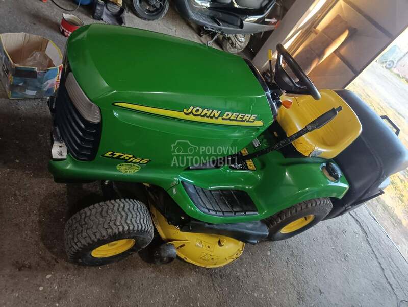 John Deere LRT 166