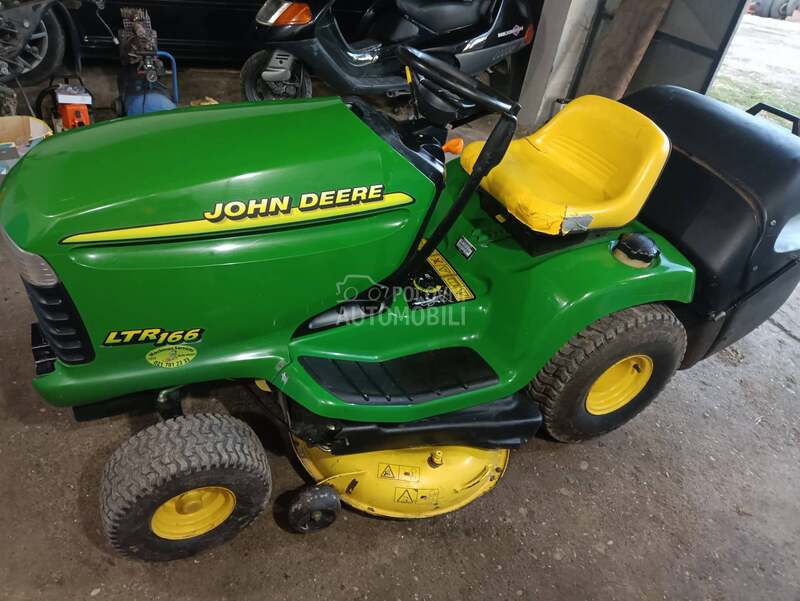 John Deere LRT 166