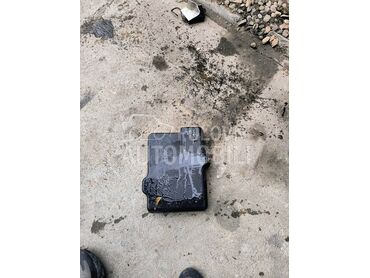 Poklopac akumulatora za Peugeot 206