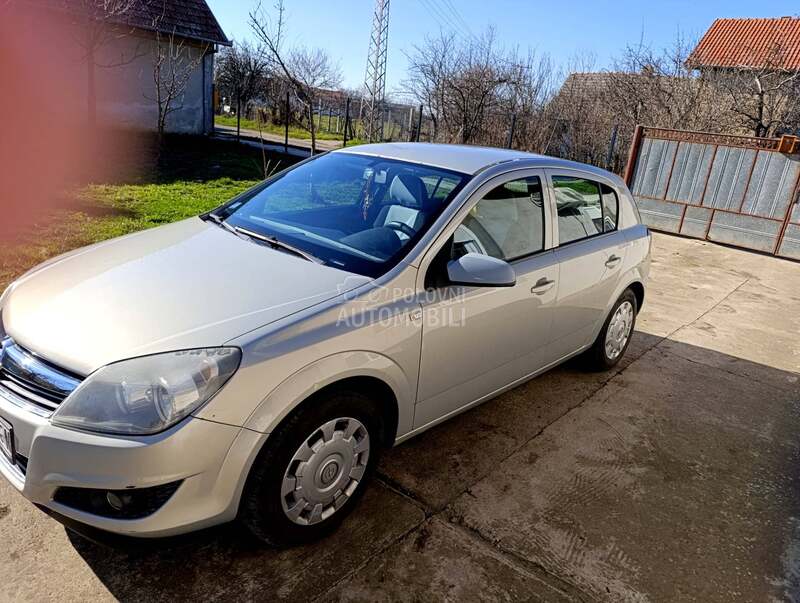 Opel Astra H 