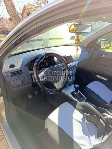 Opel Astra H 
