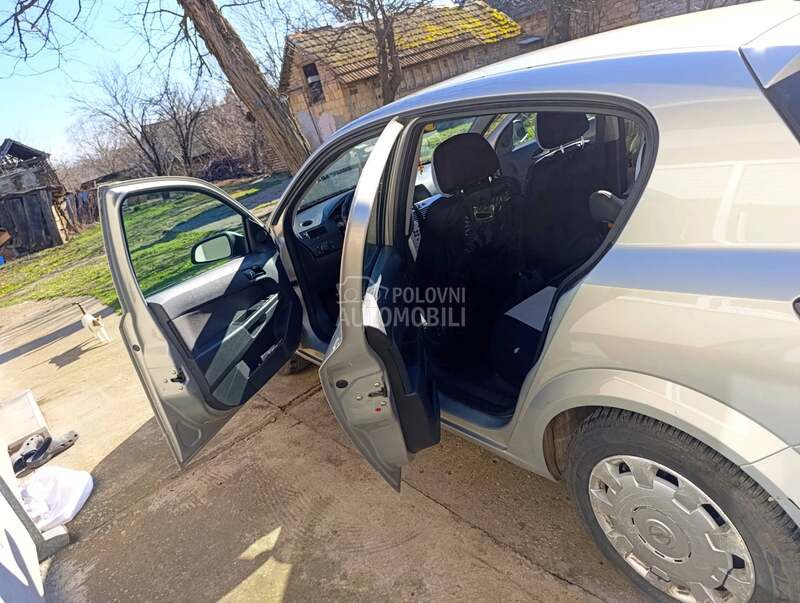 Opel Astra H 