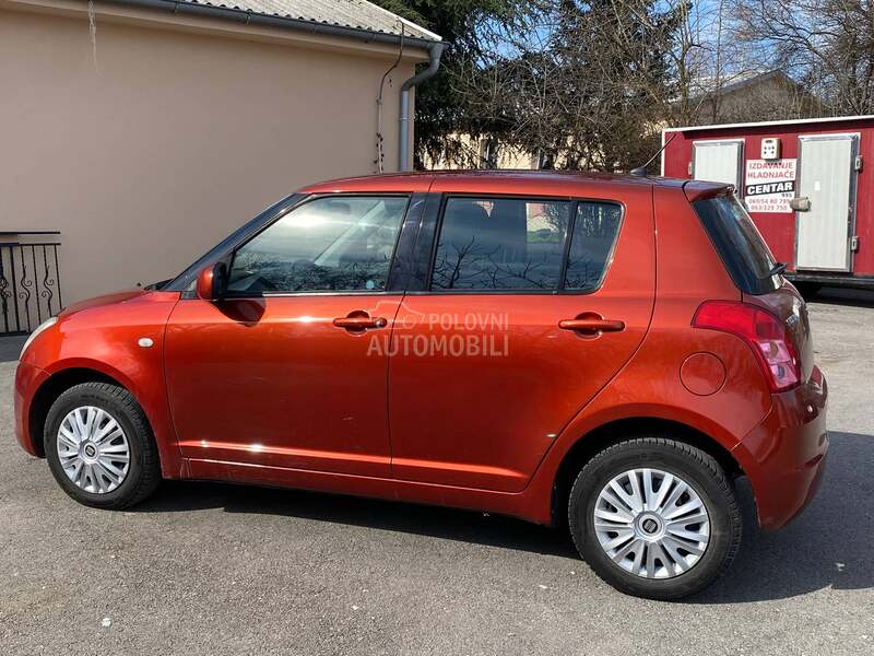 Suzuki Swift 