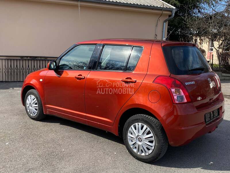 Suzuki Swift 