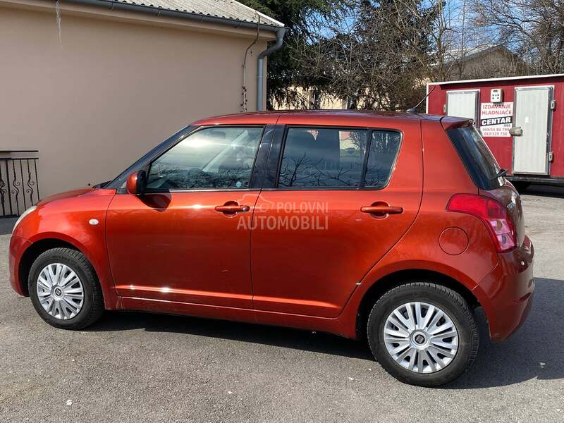 Suzuki Swift 