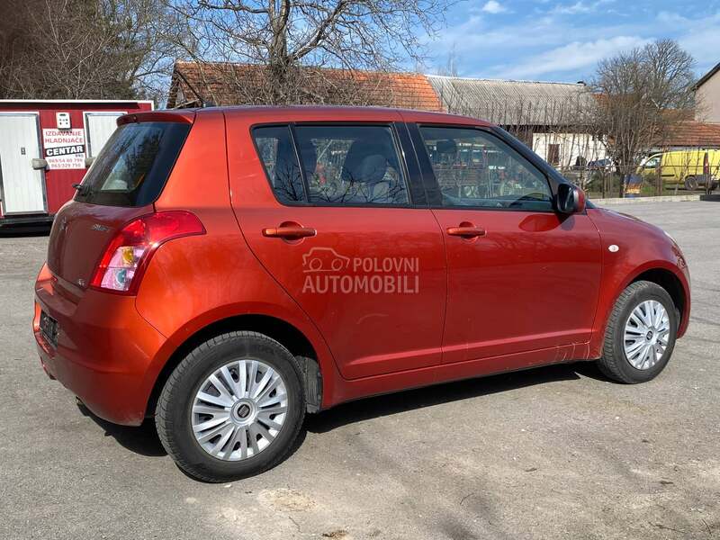 Suzuki Swift 