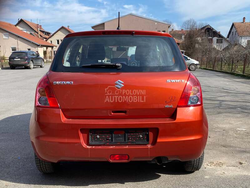 Suzuki Swift 