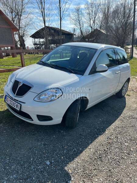 Lancia Ypsilon 16v