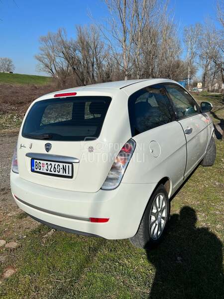 Lancia Ypsilon 16v