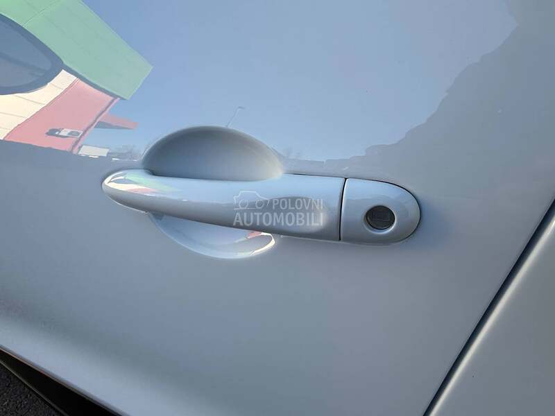 Renault Clio DCI 75 AUTHENTIQUE