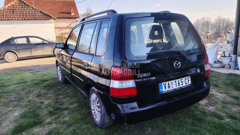 Mazda Demio 