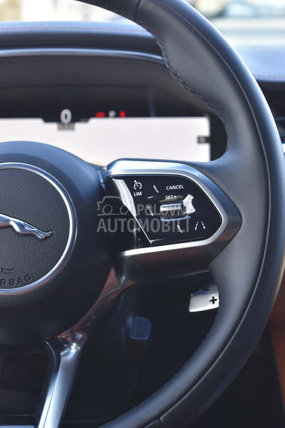 Jaguar F pace R-Dynamic AWD