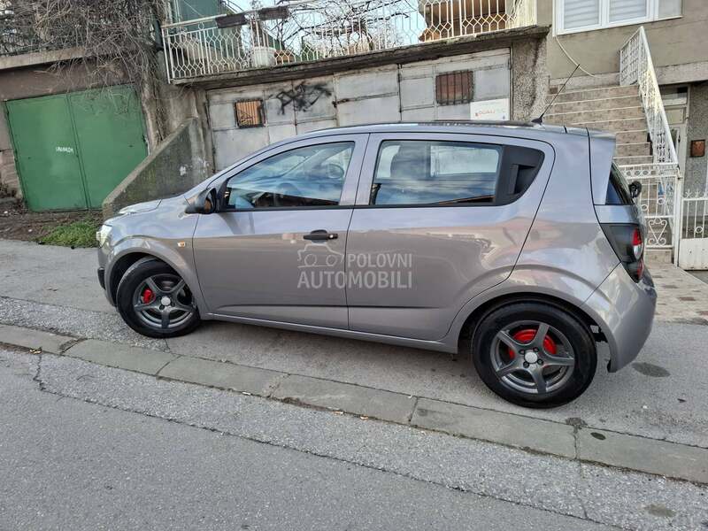 Chevrolet Aveo 1,2 b