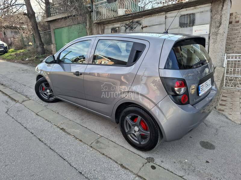 Chevrolet Aveo 1,2 b