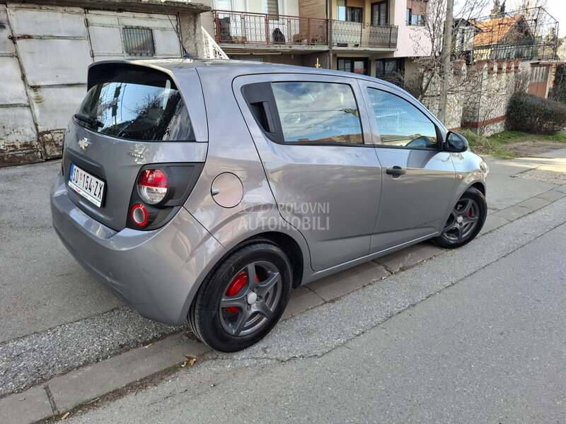 Chevrolet Aveo 1,2 b