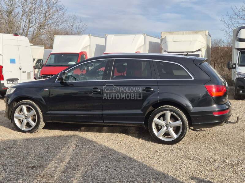 Audi Q7 