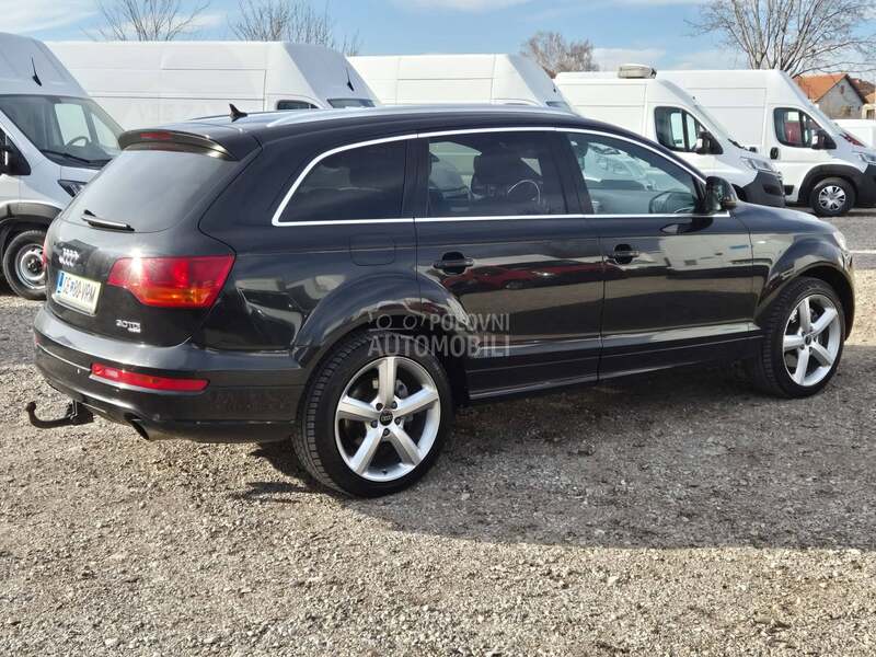 Audi Q7 